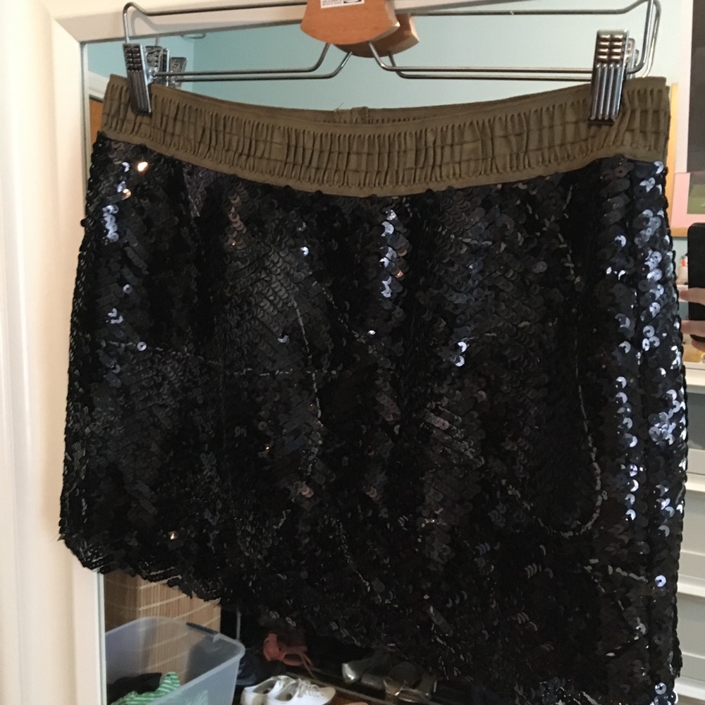 Stretch sequin mini skirt